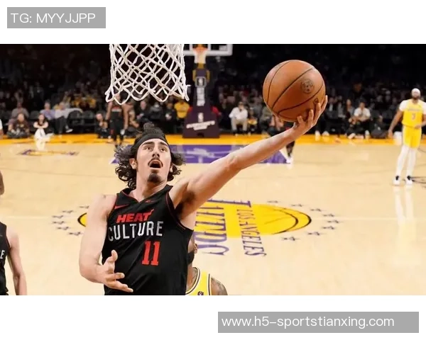 哈克斯本赛季替补表现惊艳第12次得分20领跑全联盟 哈克斯本赛季替补表现惊艳第12次得分20领跑全联盟