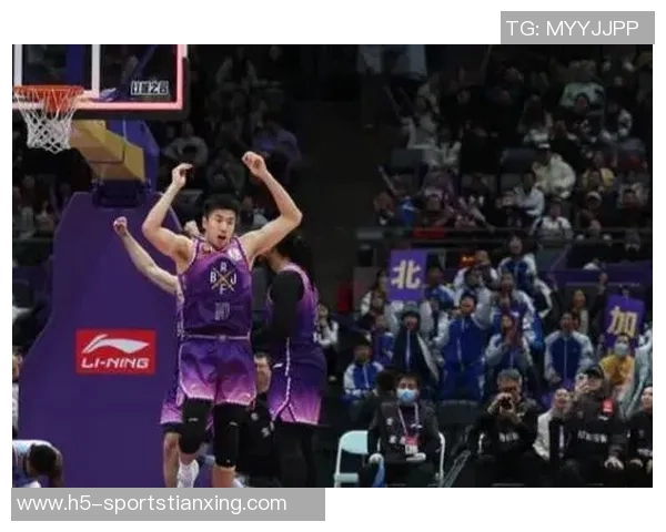 邹雨宸分享训练瞬间汗水见证坚持与信念努力向胜利迈进